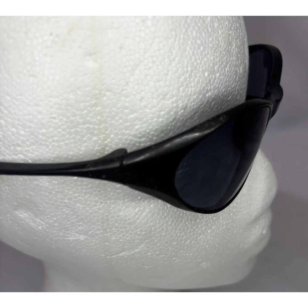Vintage Gargoyle Black Sunglasses - Rubber Nose Piece